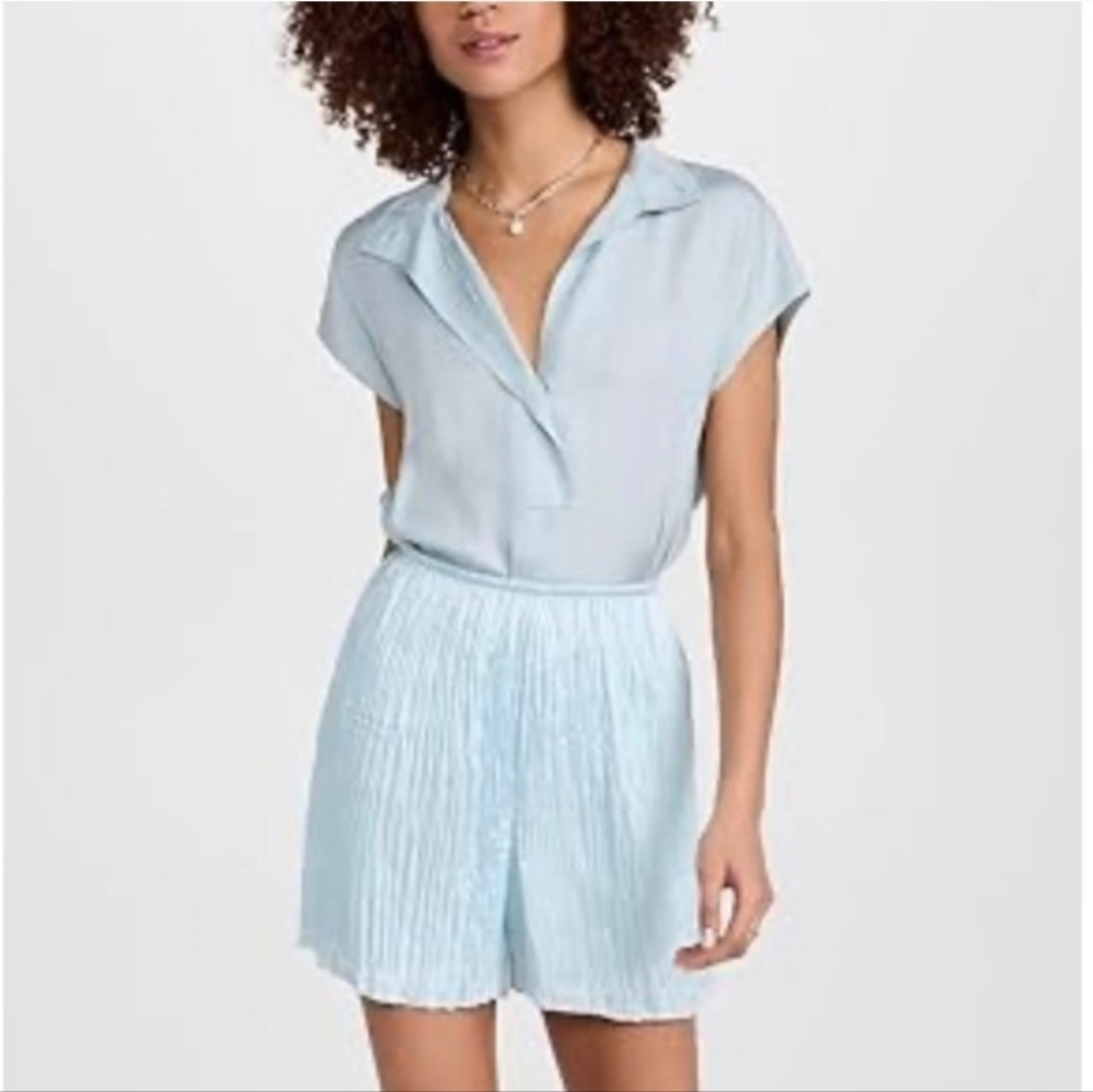 VINCE Blue Crushed Pleat Shorts - size 00 NWT